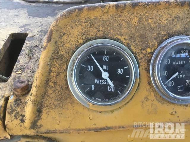 Clark Ranger 668-B Трельовочні трактора