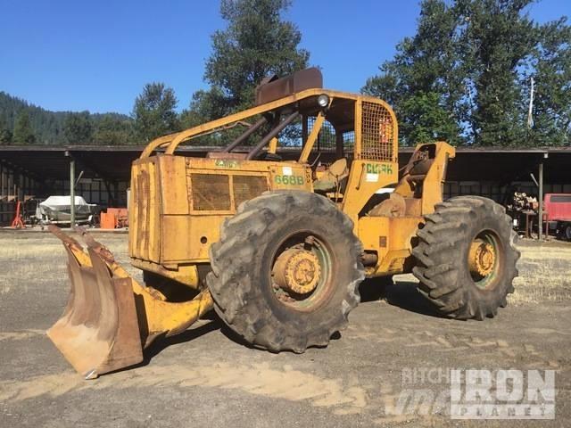Clark Ranger 668-B Трельовочні трактора