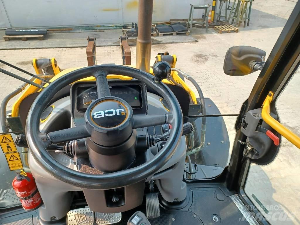 JCB 3CX PLUS AEC Екскаватори-навантажувачі