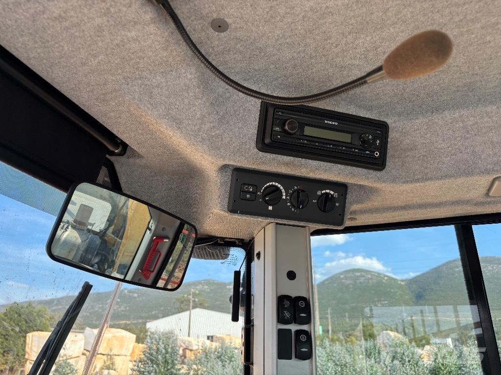 Volvo L 260 H Фронтальні навантажувачі