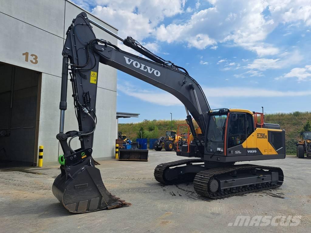 Volvo EC250ENL Гусеничні екскаватори