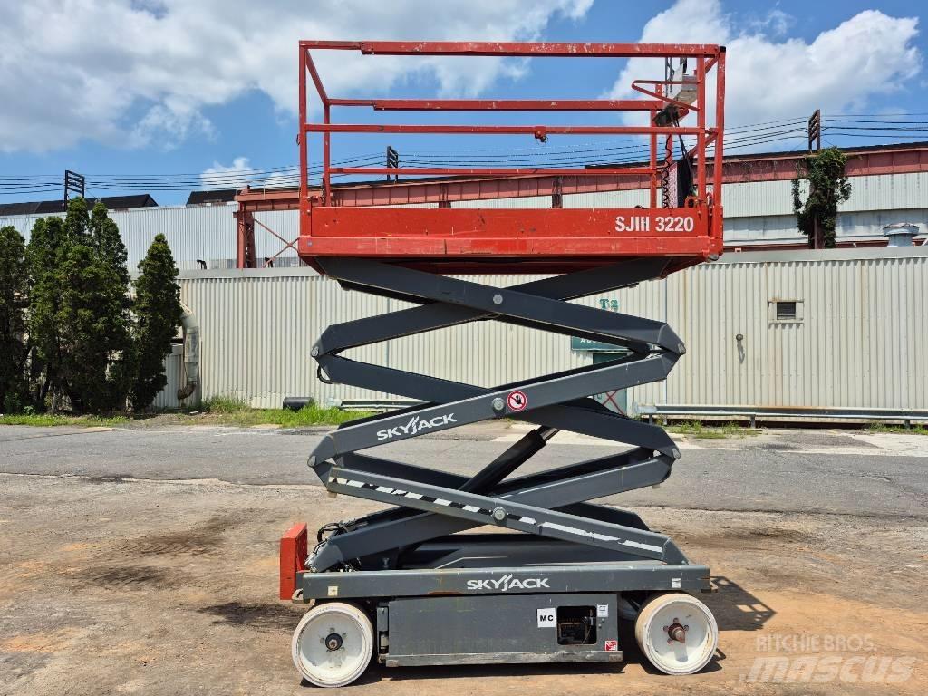 SkyJack SJ 3220 Підйомники-ножиці