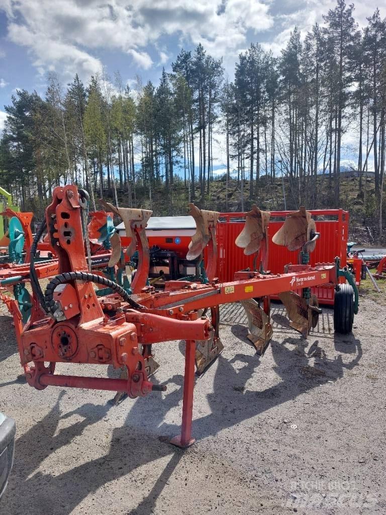 Kverneland EM 85 4 Реверсивні плуги