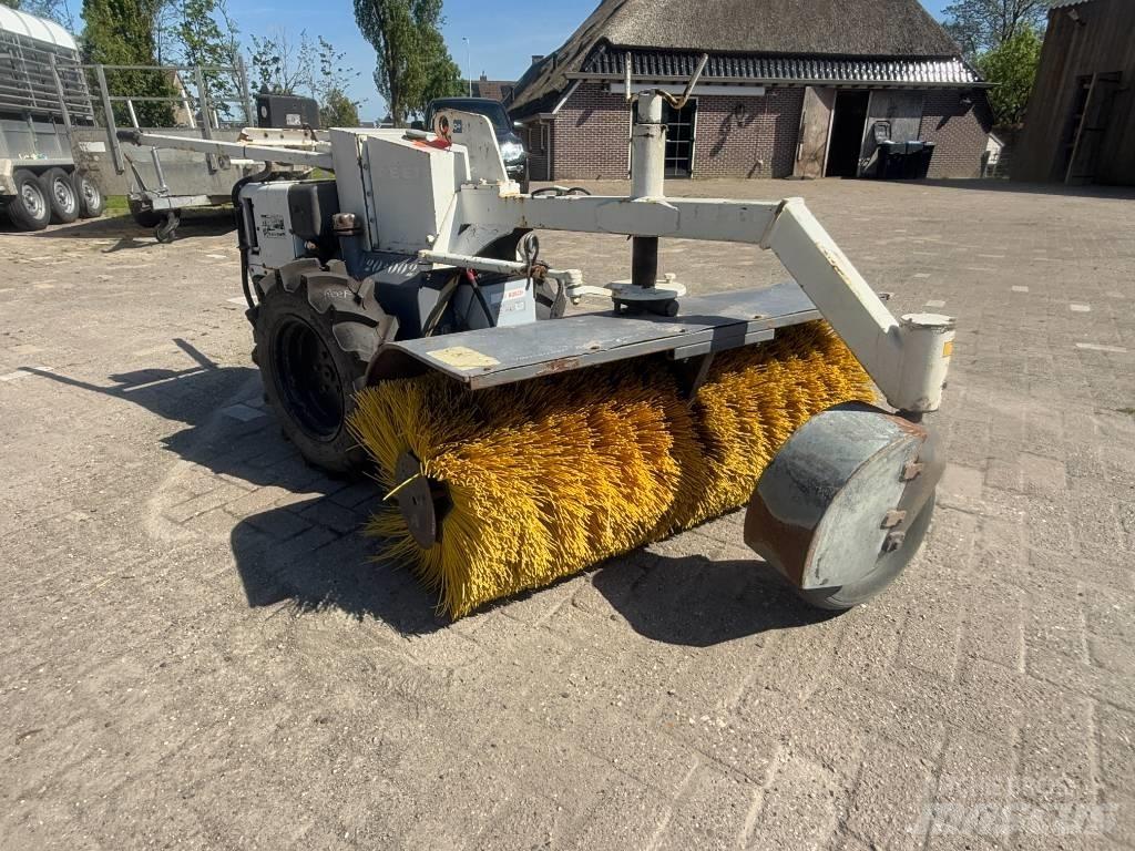 Hatz Veger Підмітальні машини