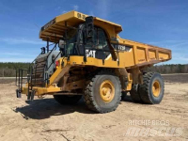 CAT 773 F Зчленовані самоскиди