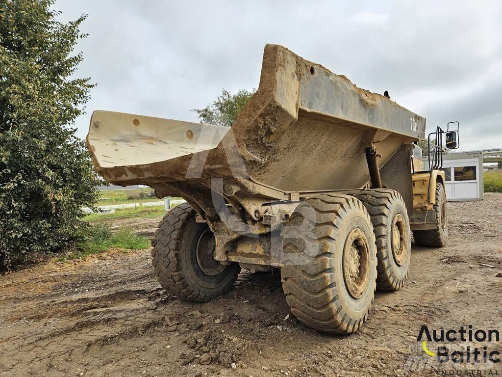 CAT 730 Зчленовані самоскиди