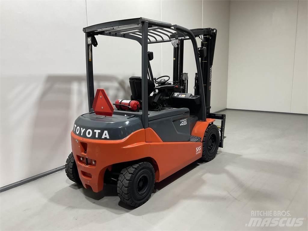 Toyota 8FBMT45 Електронавантажувачі