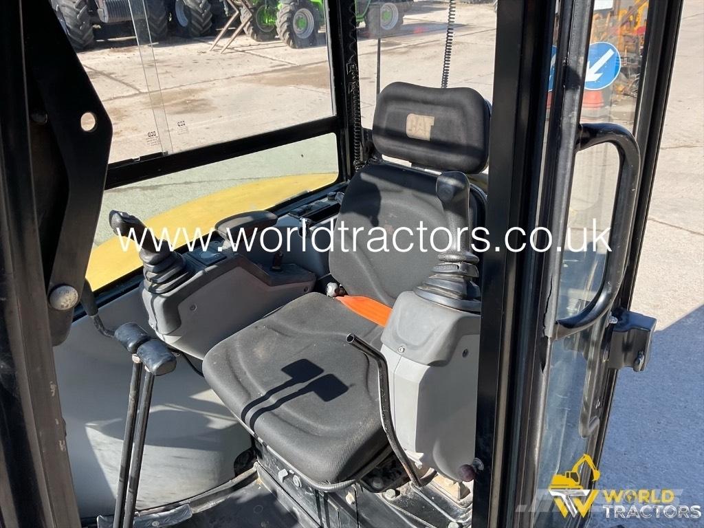 CAT 302.7 D CR Міні-екскаватори < 7т