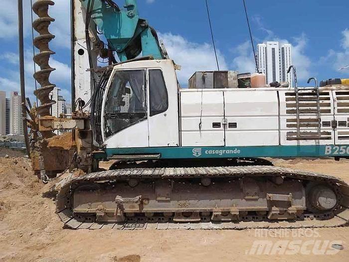 Casagrande B250 Свердлильні установки