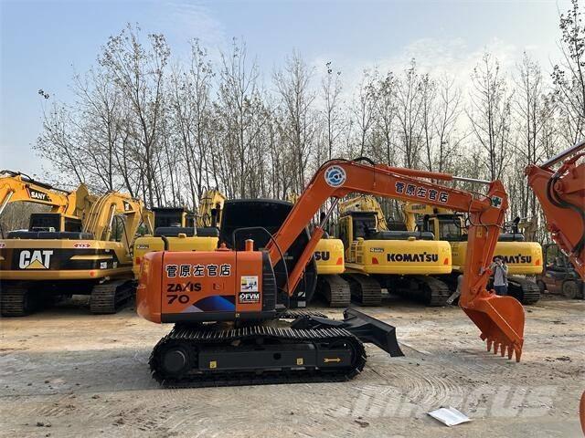 Hitachi ZX70 Гусеничні екскаватори