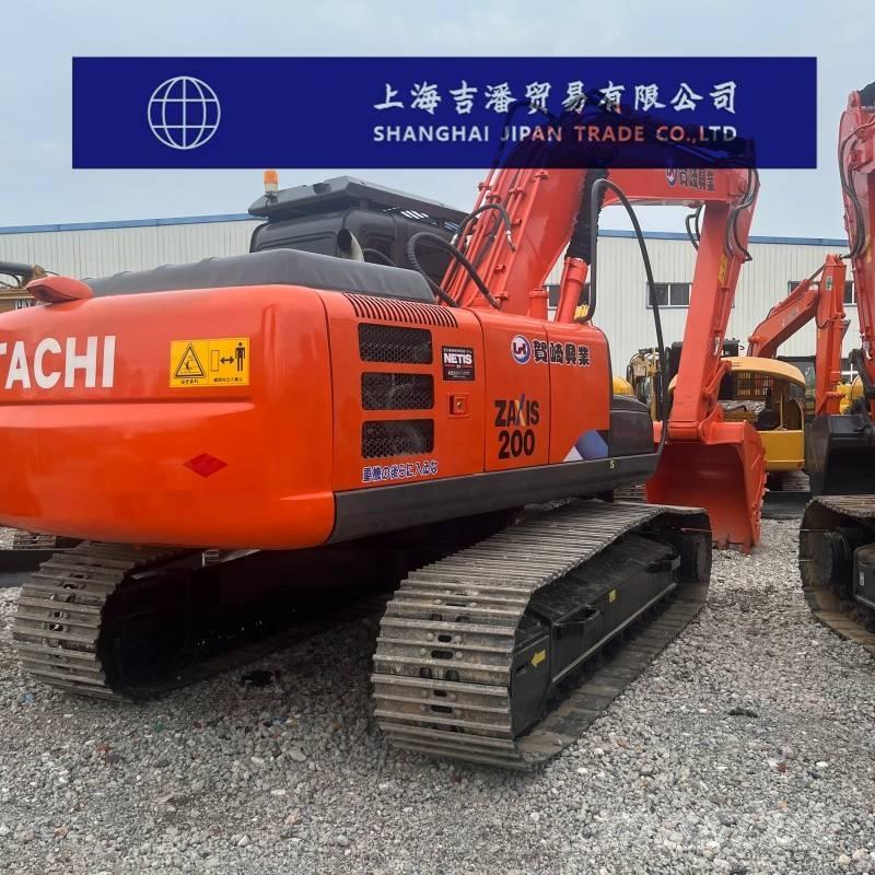 Hitachi ZX 200 Гусеничні екскаватори
