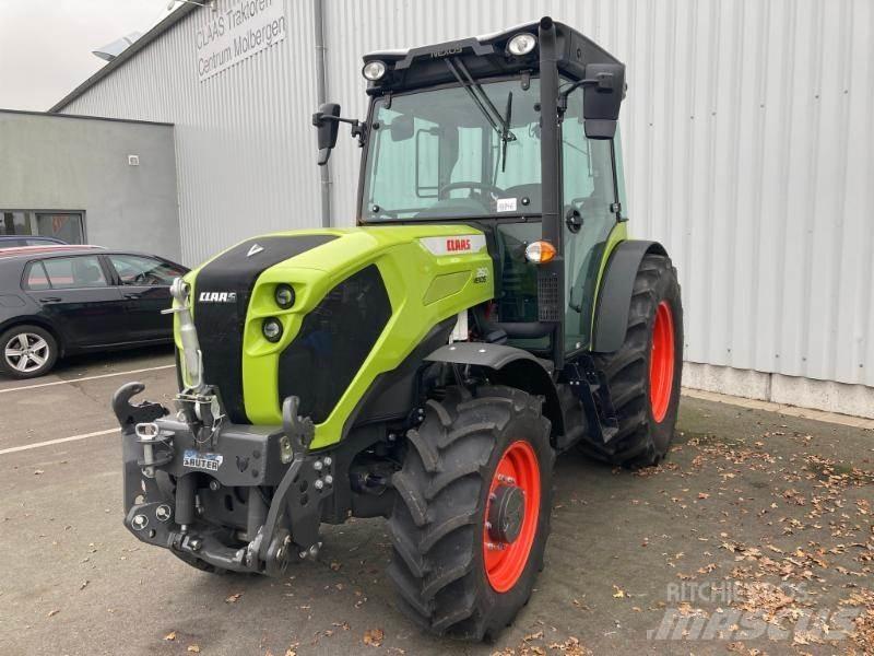 CLAAS NEXOS 260 L Трактори