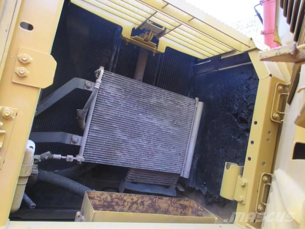 Komatsu PC 240 Гусеничні екскаватори