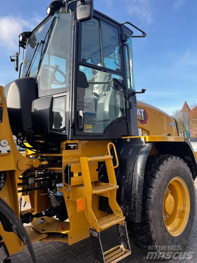 CAT 910 Фронтальні навантажувачі