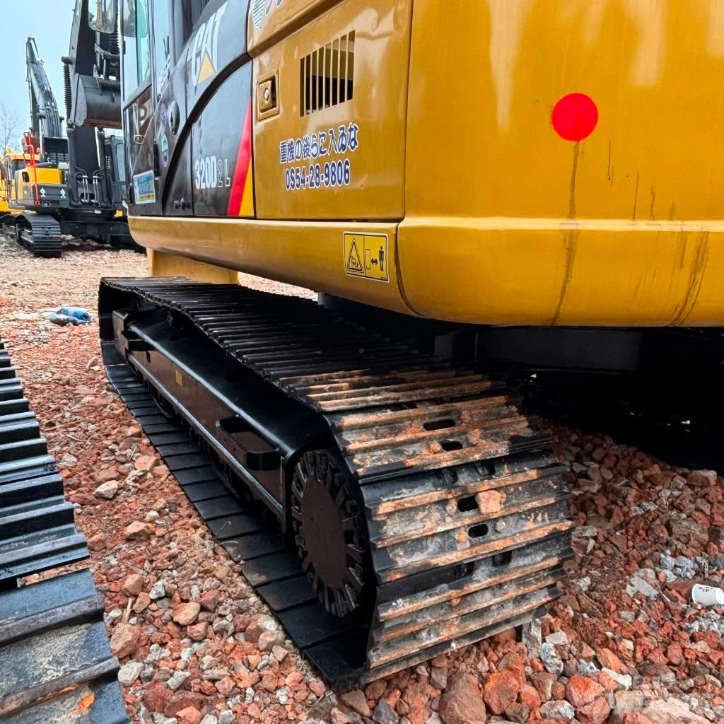 CAT 320 D Гусеничні екскаватори