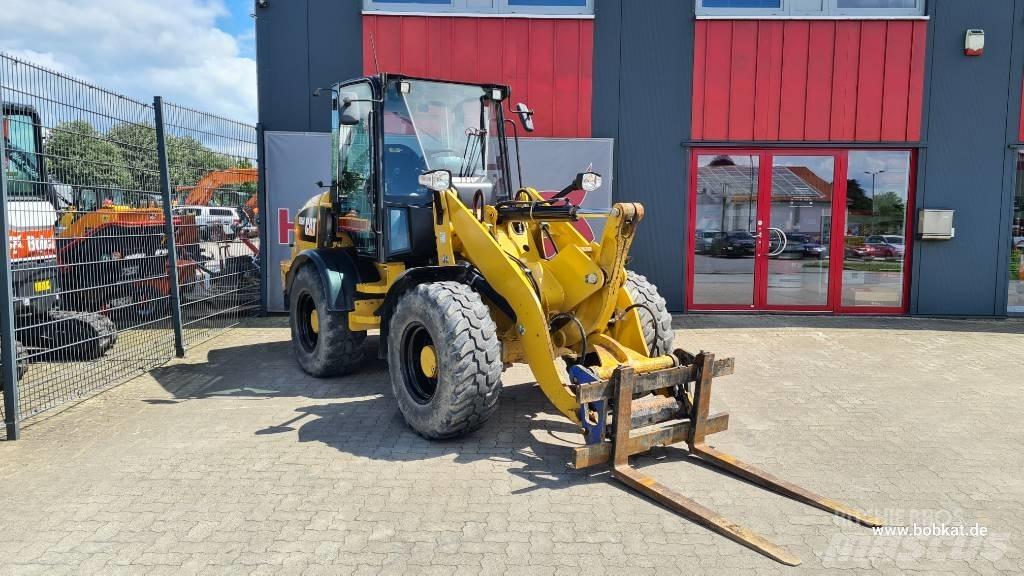 CAT 908 Фронтальні навантажувачі
