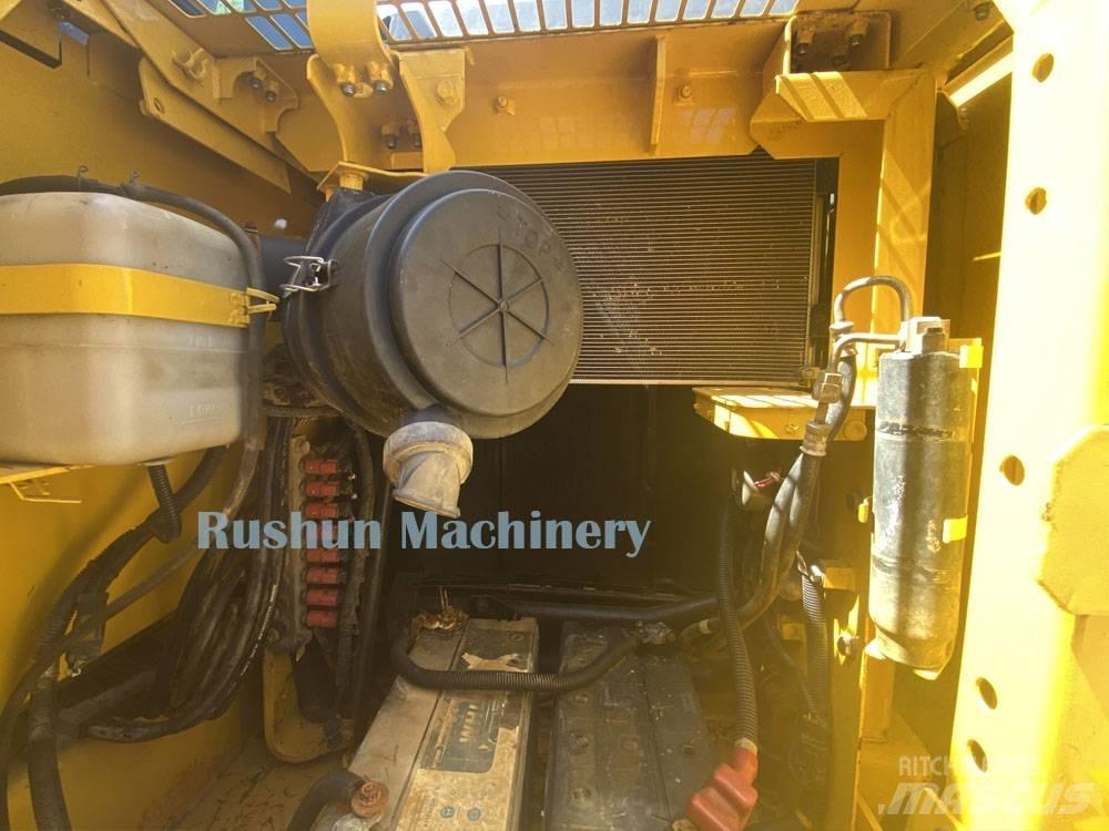Komatsu PC 130 Гусеничні екскаватори