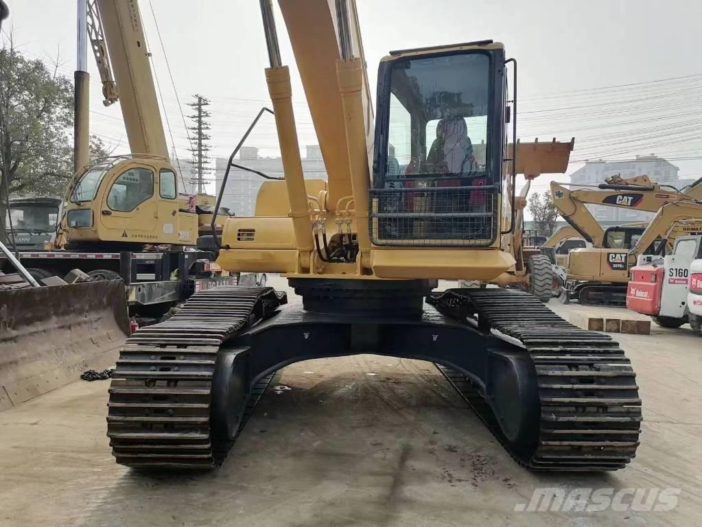 Komatsu PC 300 Гусеничні екскаватори