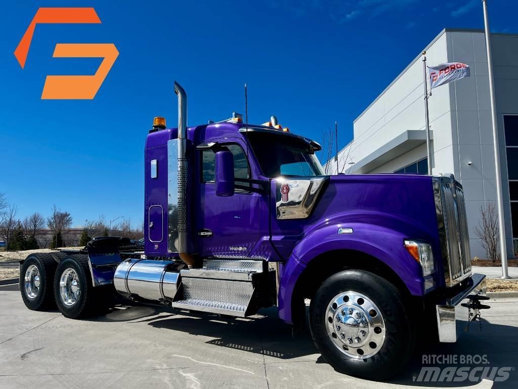 Kenworth W 990 Тягачі