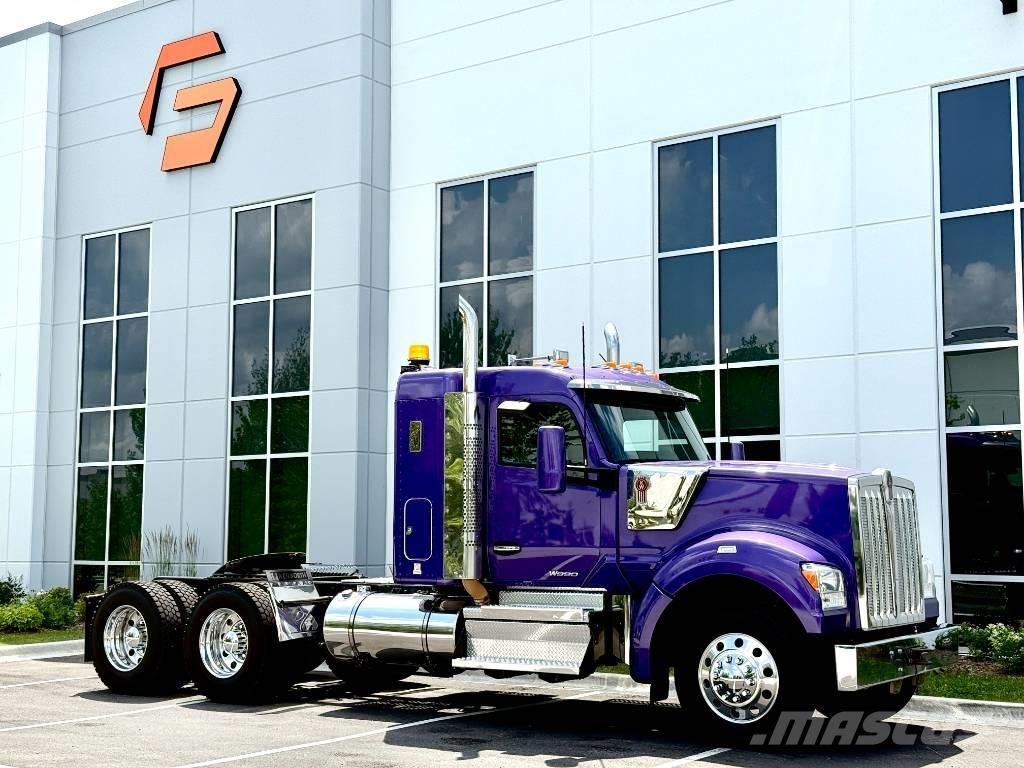 Kenworth W 990 Тягачі
