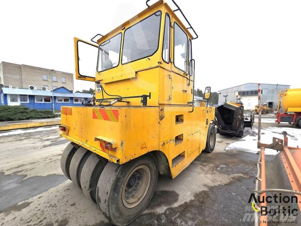 Hamm GRW 18 Пневматичні катки