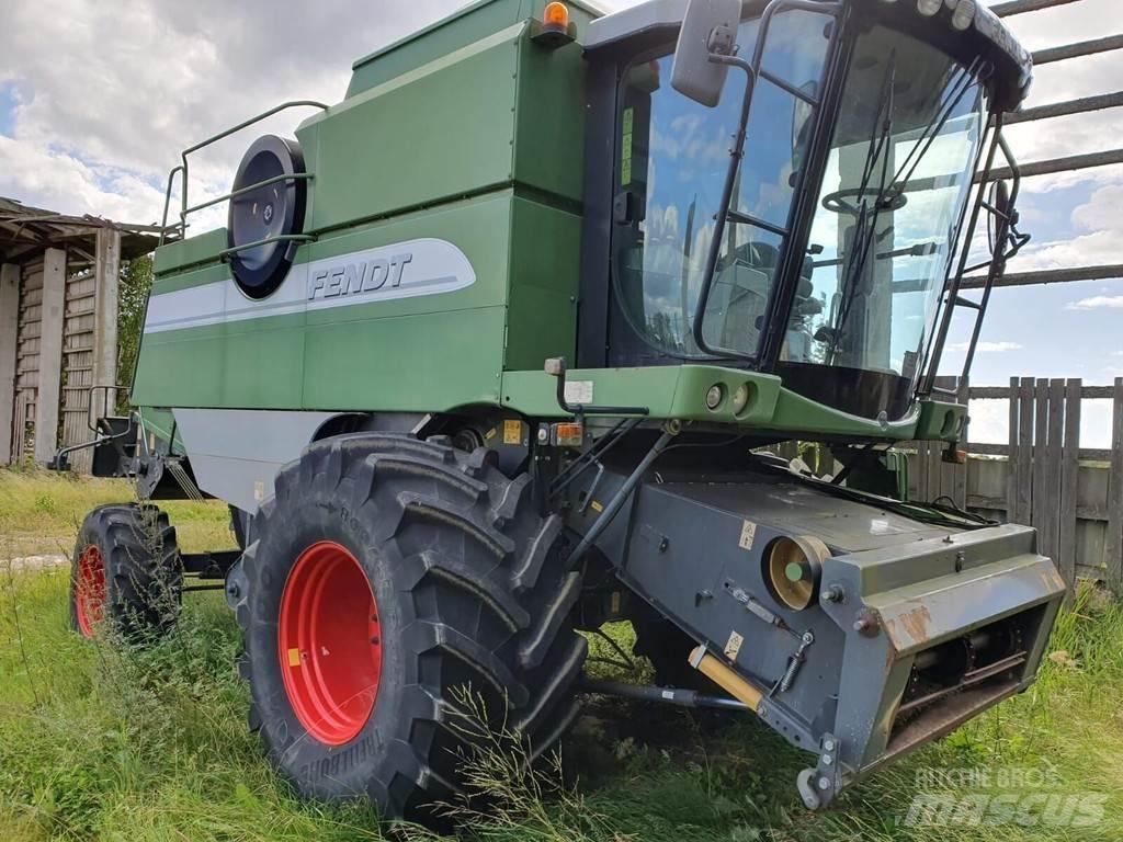 Fendt 5220 E Зернозбиральні комбайни