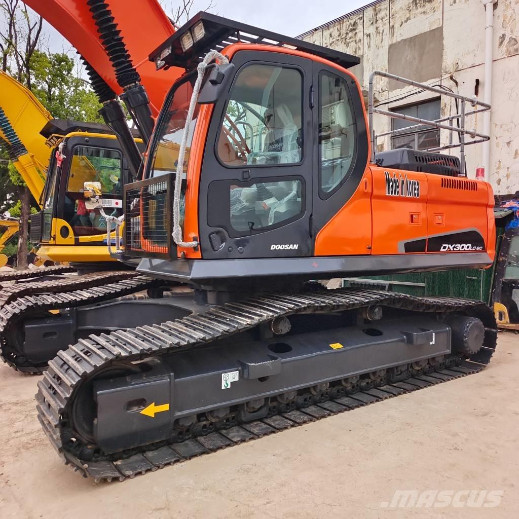 Doosan DX 300 Гусеничні екскаватори