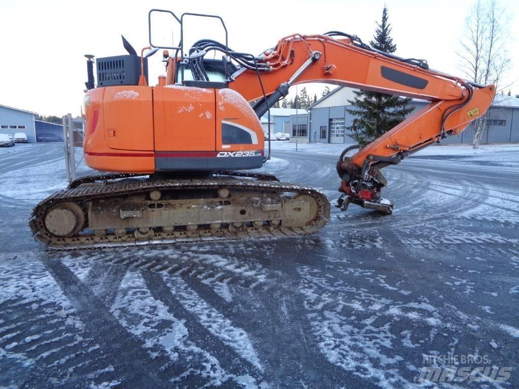 Doosan DX 235 Гусеничні екскаватори