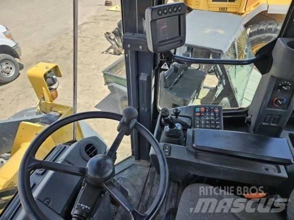 John Deere 544K Фронтальні навантажувачі