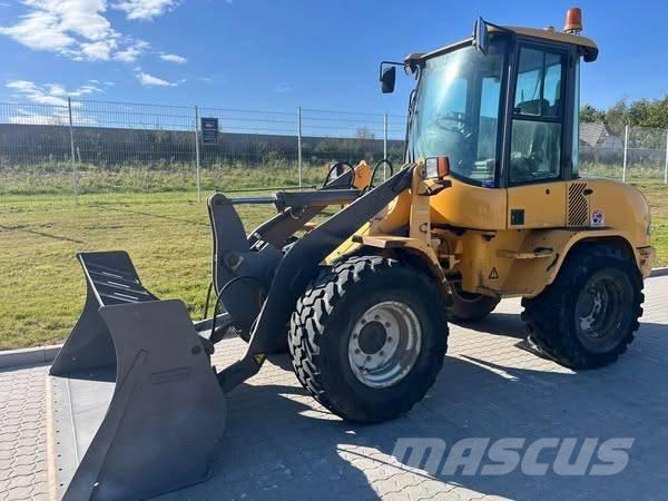 Volvo L 30 B Фронтальні навантажувачі