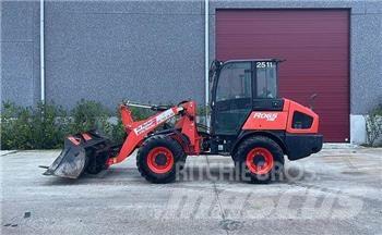 Kubota R065 Фронтальні навантажувачі