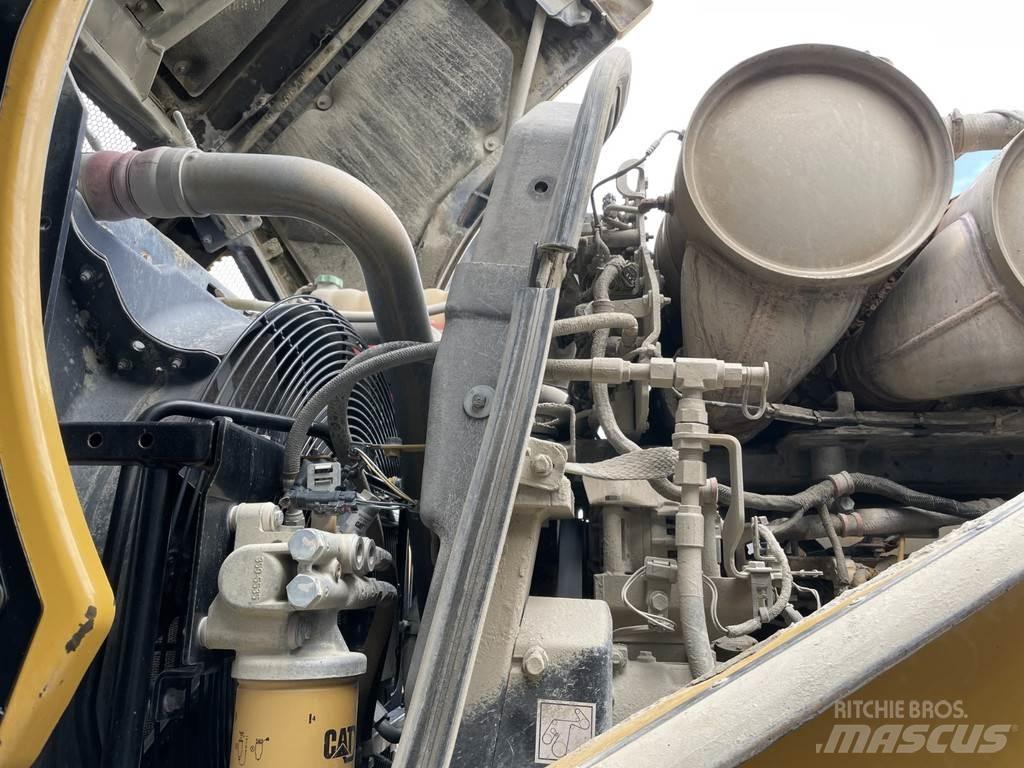 CAT 972M Фронтальні навантажувачі