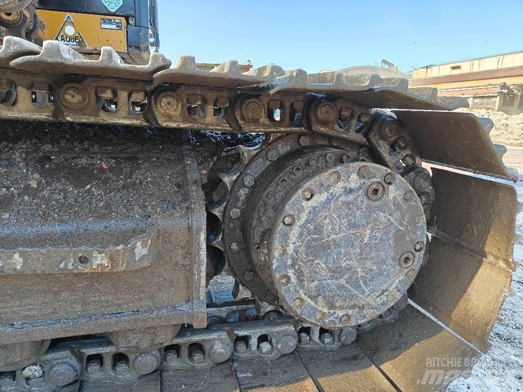 CAT 320F Гусеничні екскаватори