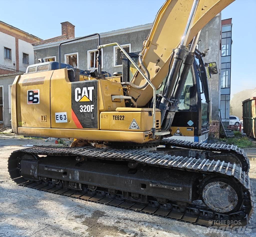 CAT 320F Гусеничні екскаватори