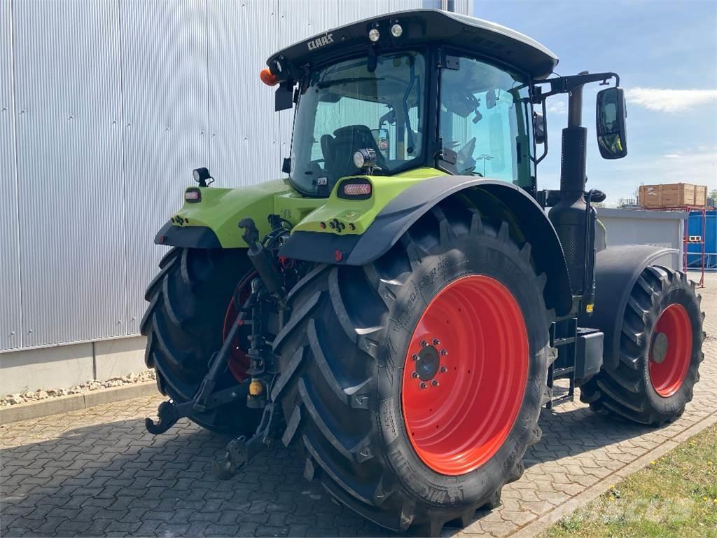 CLAAS ARION 660 Трактори