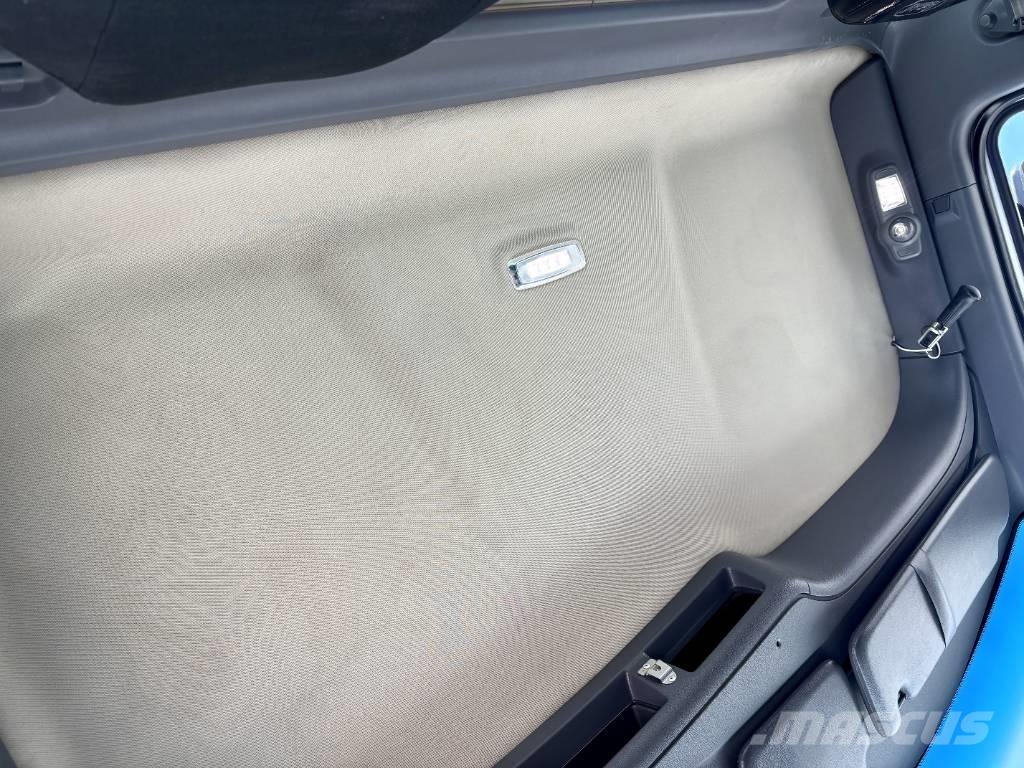 Peterbilt 567 Тягачі