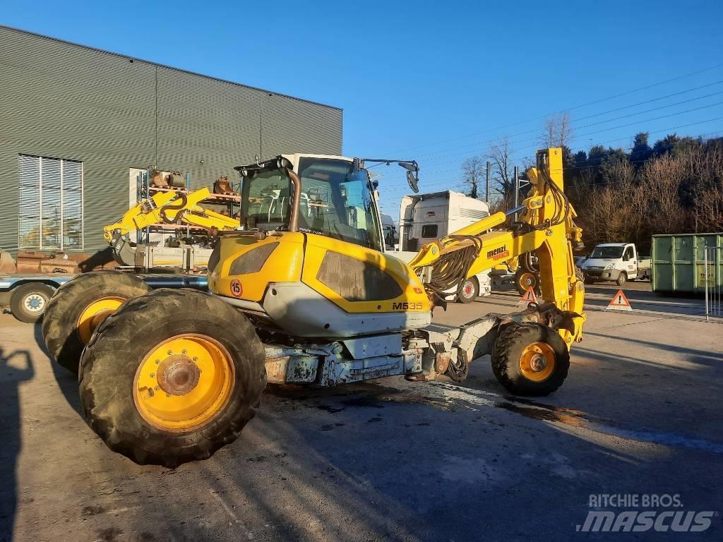Menzi Muck M535 Колісні екскаватори
