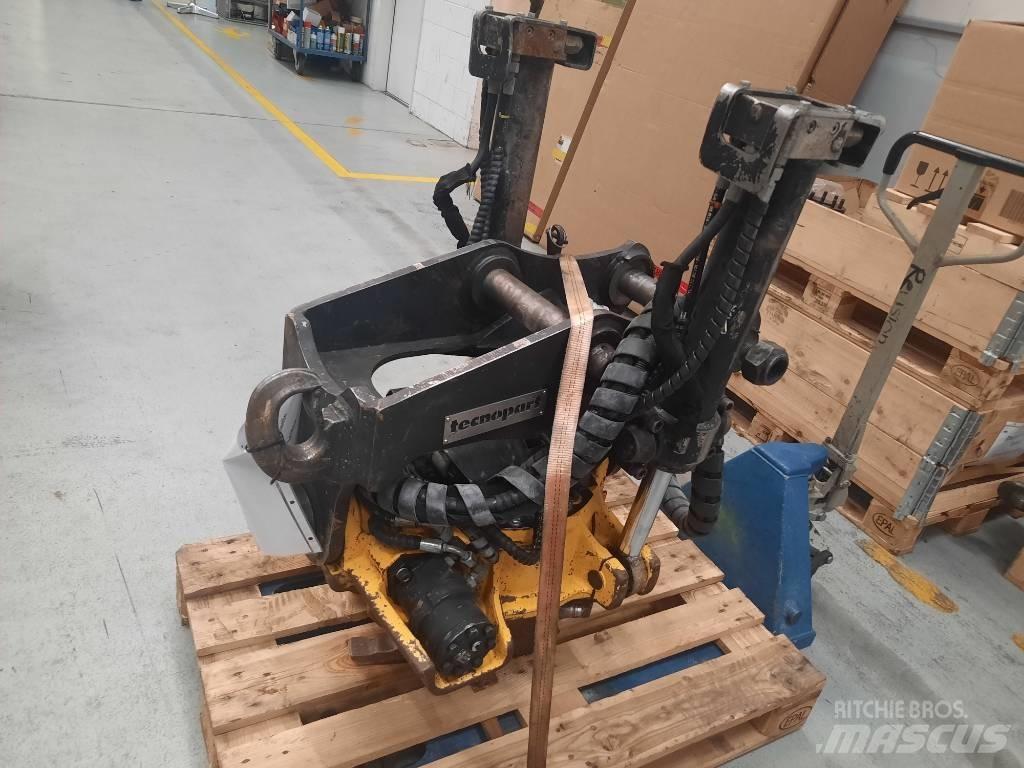 Menzi Muck M535 Колісні екскаватори