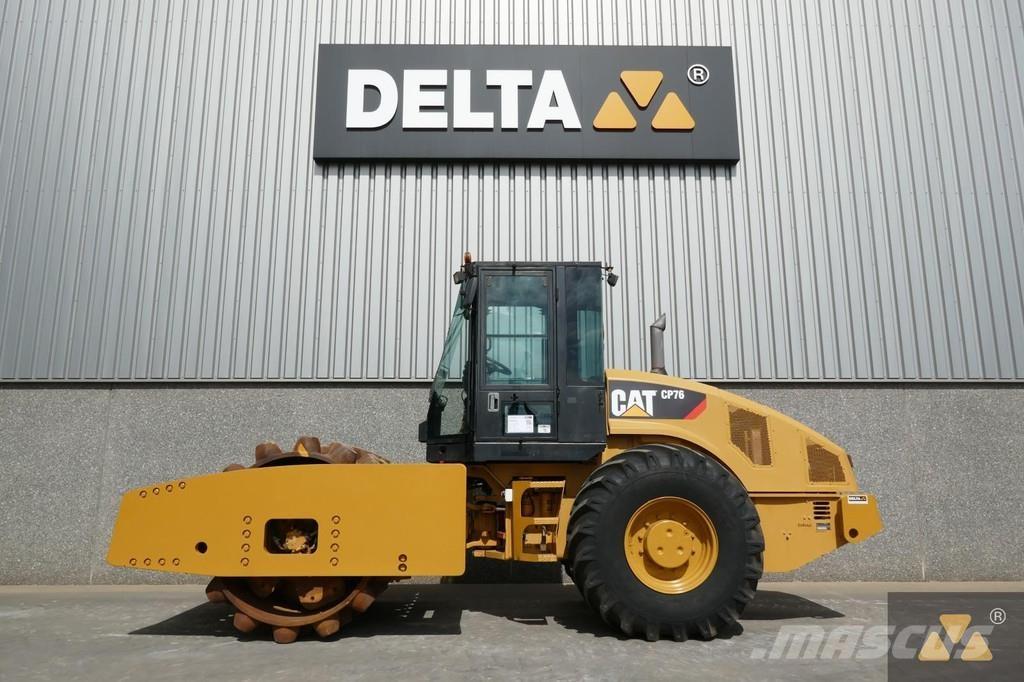 CAT CP76 Грунтові котки