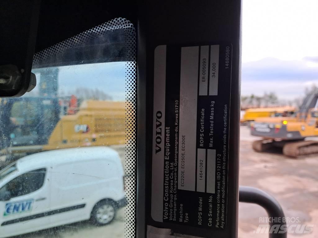 Volvo EC300EL Гусеничні екскаватори