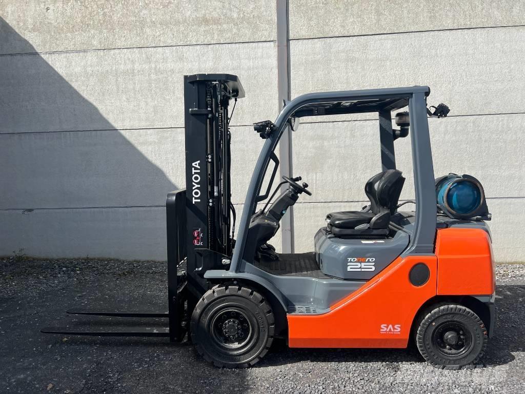 Toyota 02-8 FGF 25 Газові навантажувачі