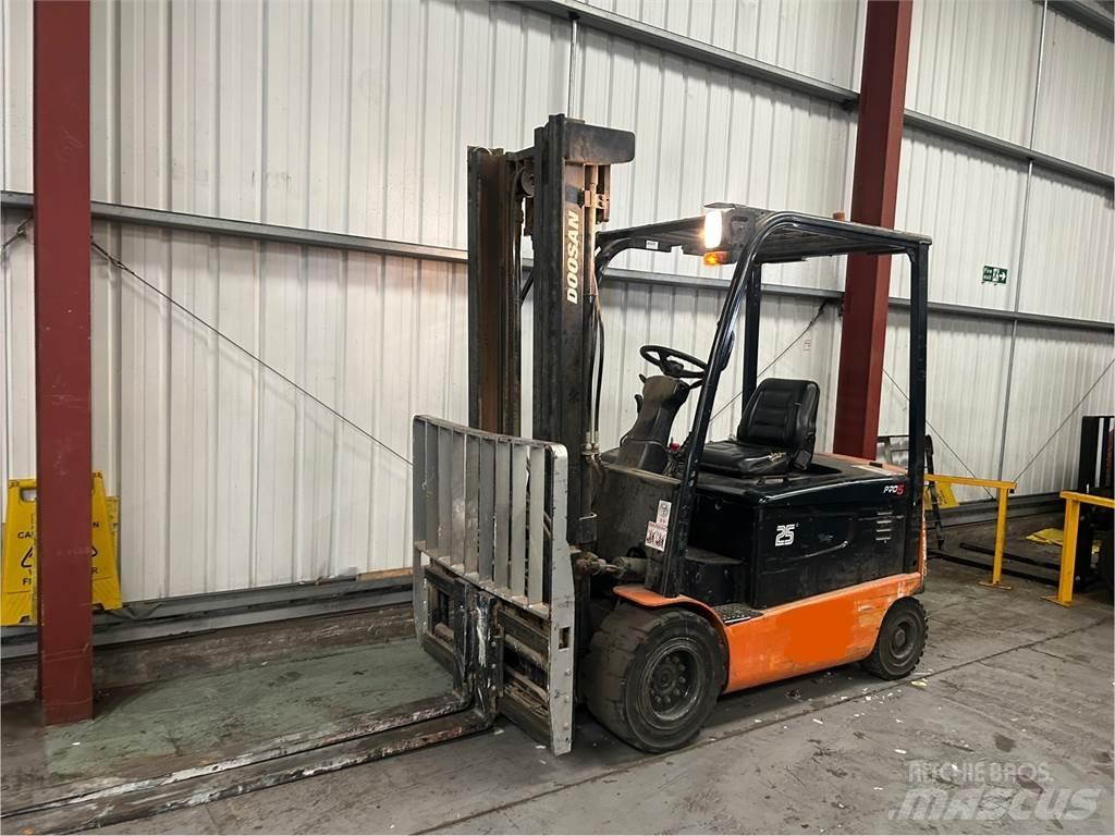Doosan B25X-5 Електронавантажувачі