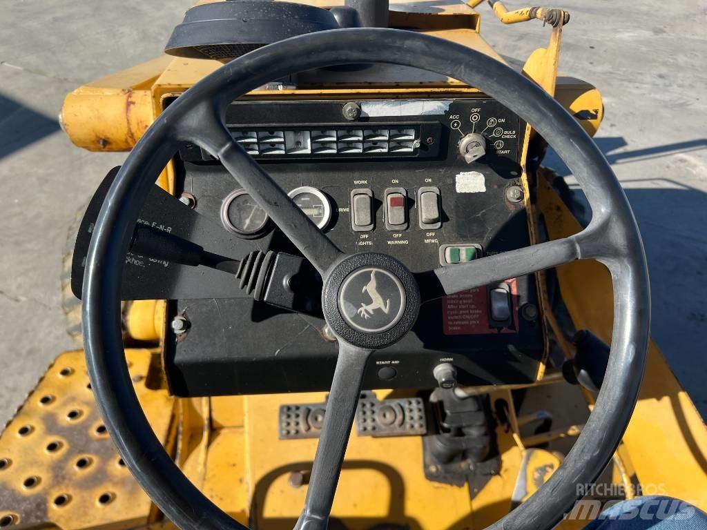 John Deere 210 LE Фронтальні навантажувачі та екскаватори