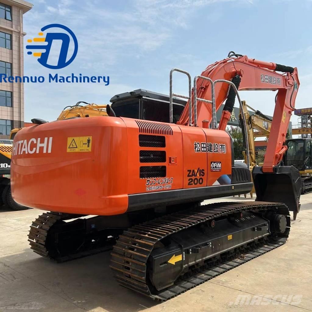 Hitachi ZX 200 Гусеничні екскаватори