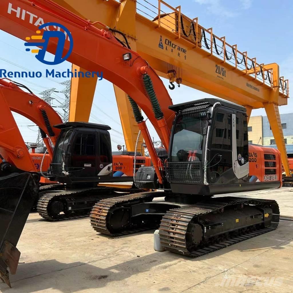 Hitachi ZX 200 Гусеничні екскаватори