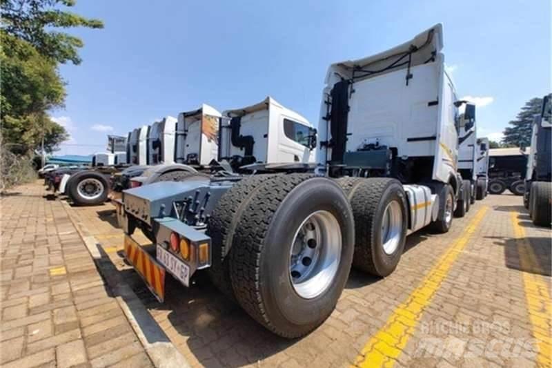 Volvo FH Вантажівки / спеціальні