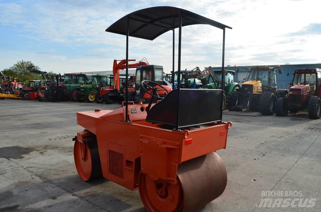 Bomag BW 90 Котки тротуарні
