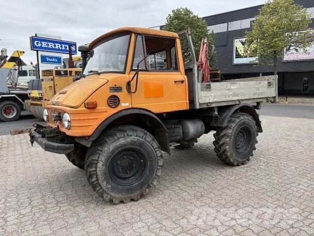 Unimog U600 Вантажівки / спеціальні