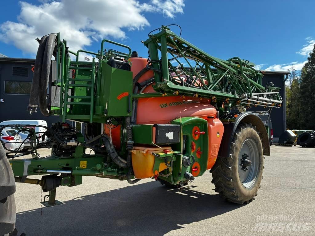 Amazone UX 4200 Причіпні обприскувачі