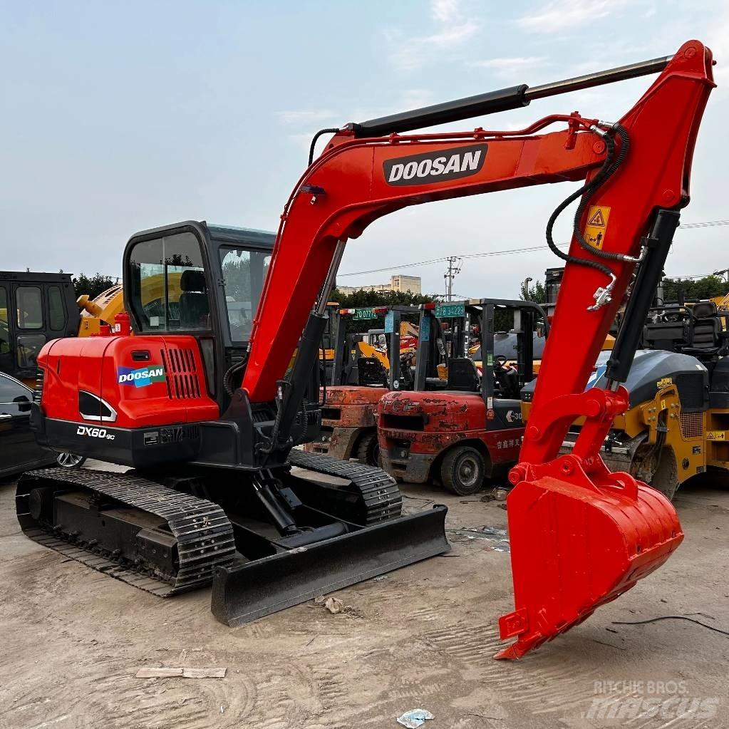 Doosan DX60 Гусеничні екскаватори